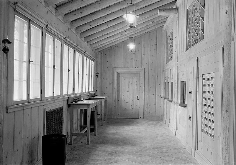 Center Road Bus Stop - Village (blue) Route, Grand Canyon National Park
