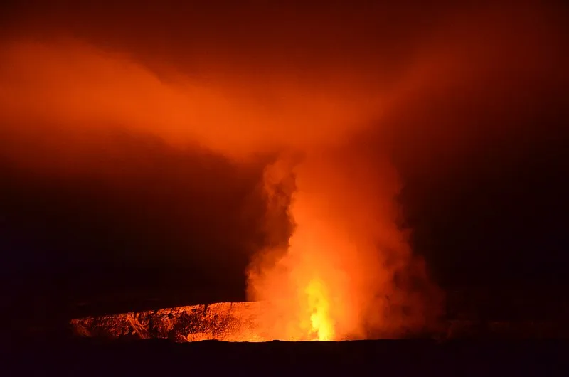 Eruption Viewing From Kīlauea Overlook (kapalikapuokamohoaliʻi), Hawaiʻi Volcanoes NP